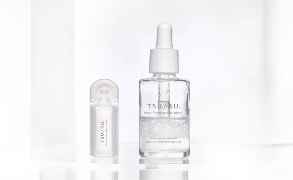 敏感肌用の生スキンケア「TSURU」の保湿液。無添加で肌に優しく、1本で化粧水と乳液の役割を果たす